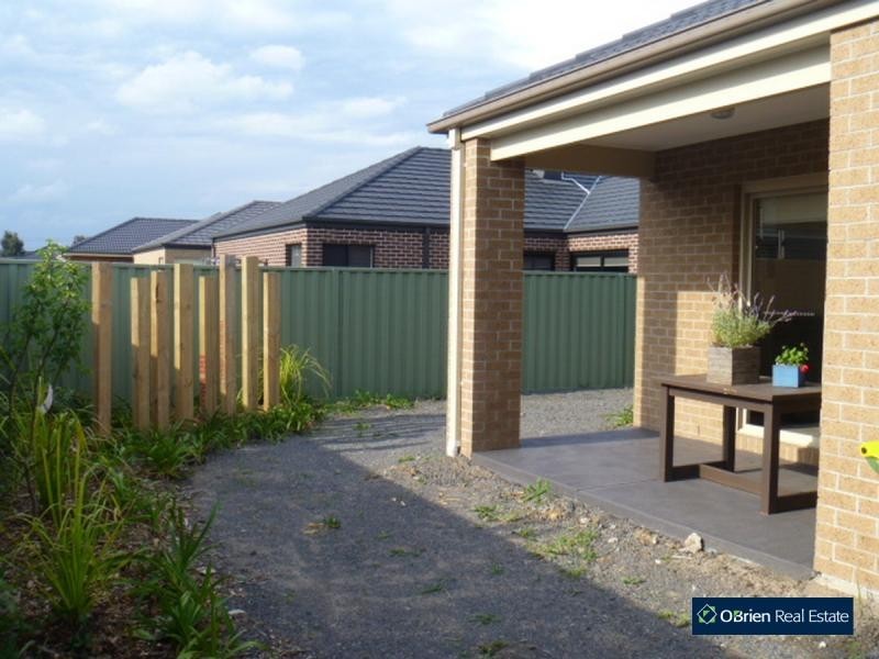 5 Moore Mews, Pakenham VIC 3810
