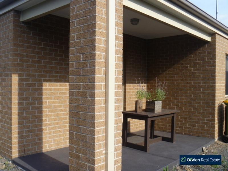 5 Moore Mews, Pakenham VIC 3810