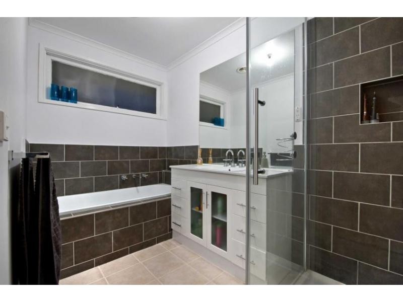 9 Ashfield Drive, Berwick VIC 3806