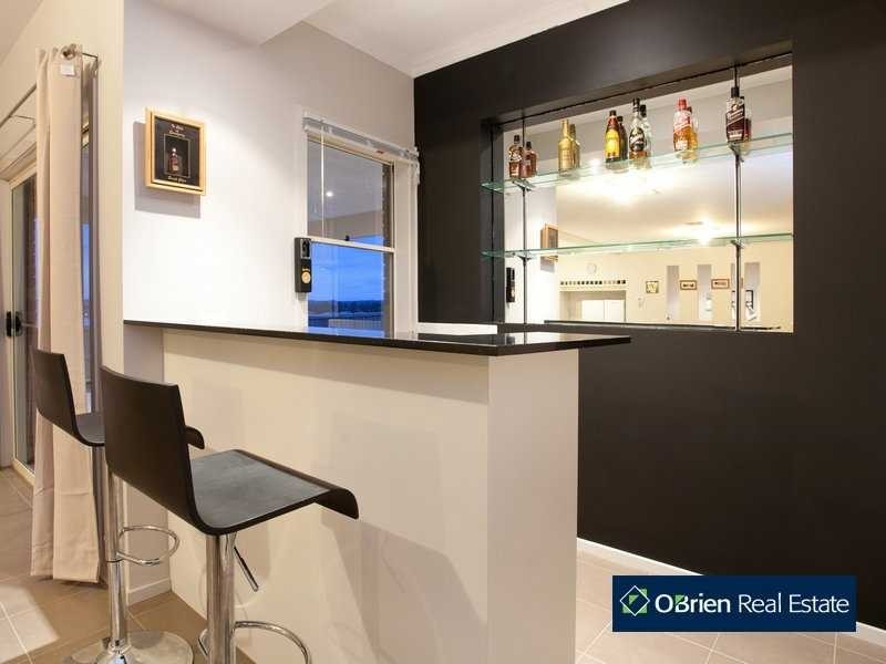 32 Overland Rise, Pakenham VIC 3810