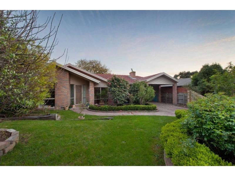 13 Andrew Court, Pakenham VIC 3810