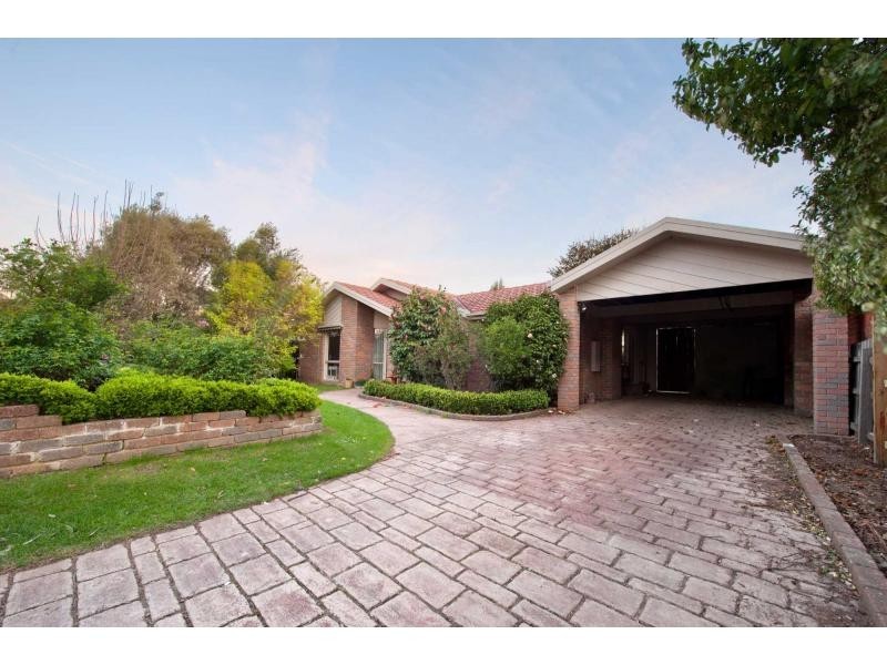 13 Andrew Court, Pakenham VIC 3810