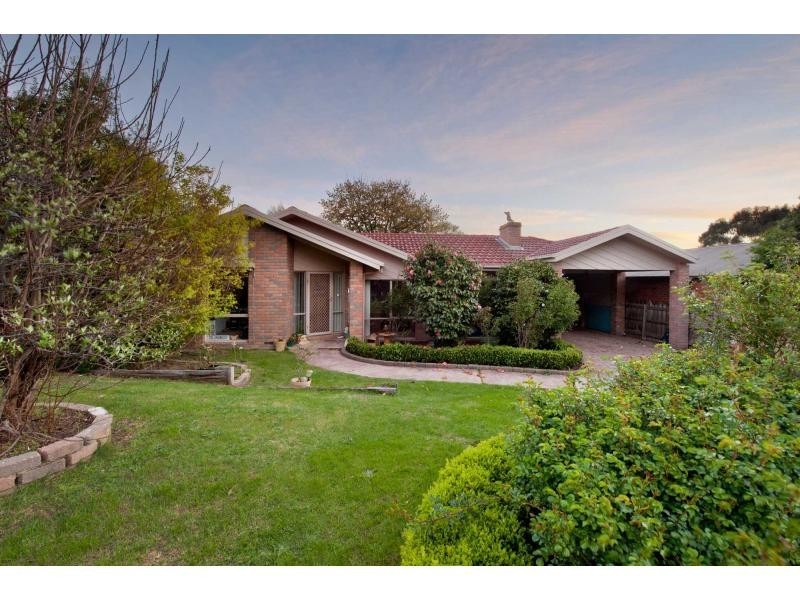 13 Andrew Court, Pakenham VIC 3810