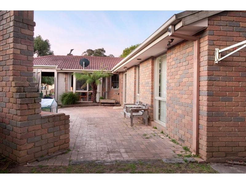13 Andrew Court, Pakenham VIC 3810