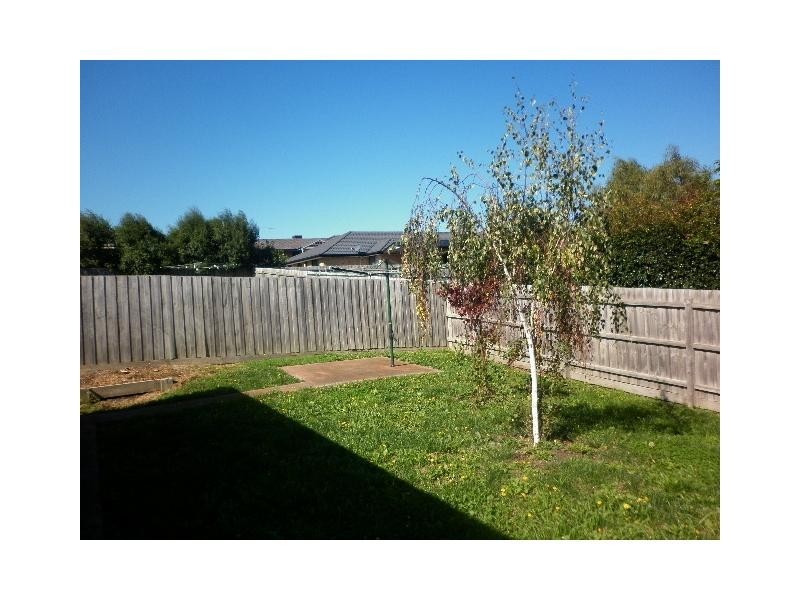 4 Blue Wren Place, Berwick VIC 3806