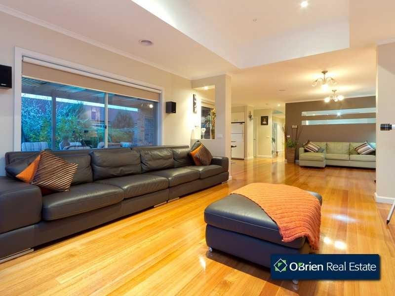 1 Walcott Place, Narre Warren South VIC 3805