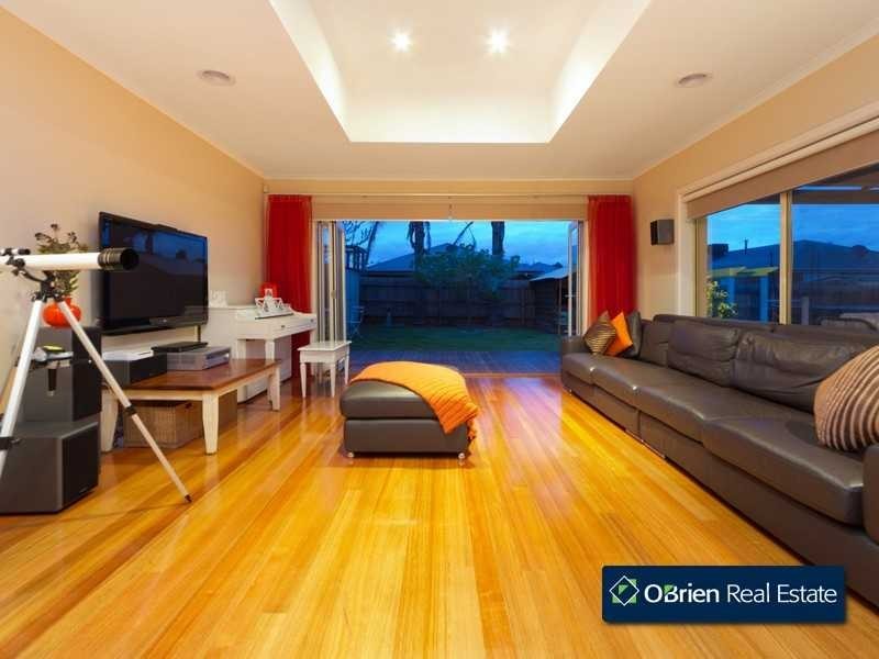 1 Walcott Place, Narre Warren South VIC 3805