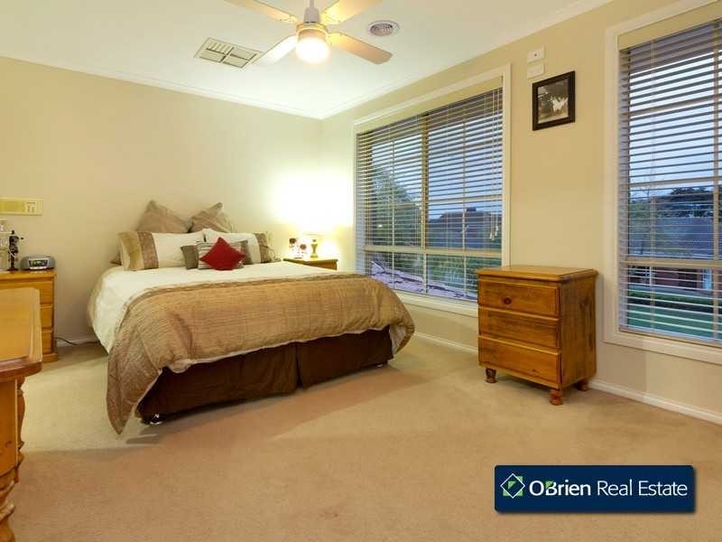 1 Walcott Place, Narre Warren South VIC 3805