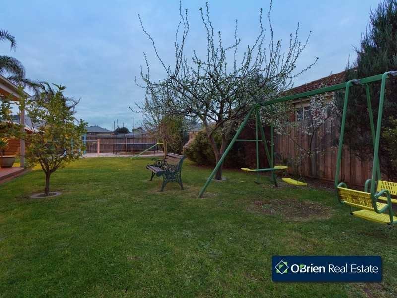 1 Walcott Place, Narre Warren South VIC 3805