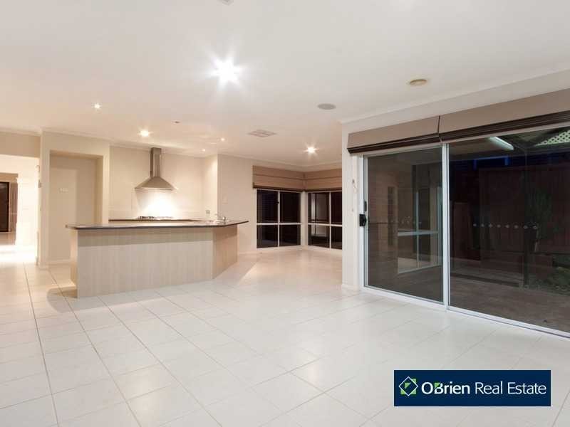 77 Viewgrand Drive, Berwick VIC 3806