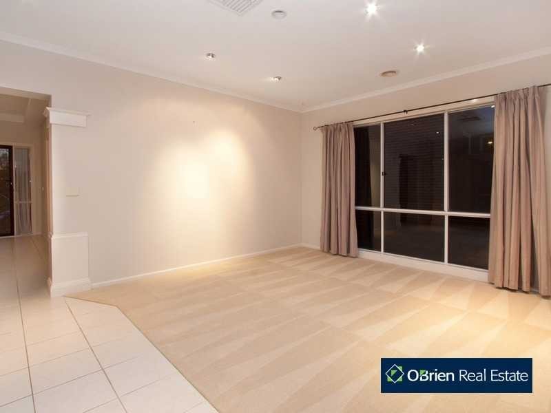 77 Viewgrand Drive, Berwick VIC 3806