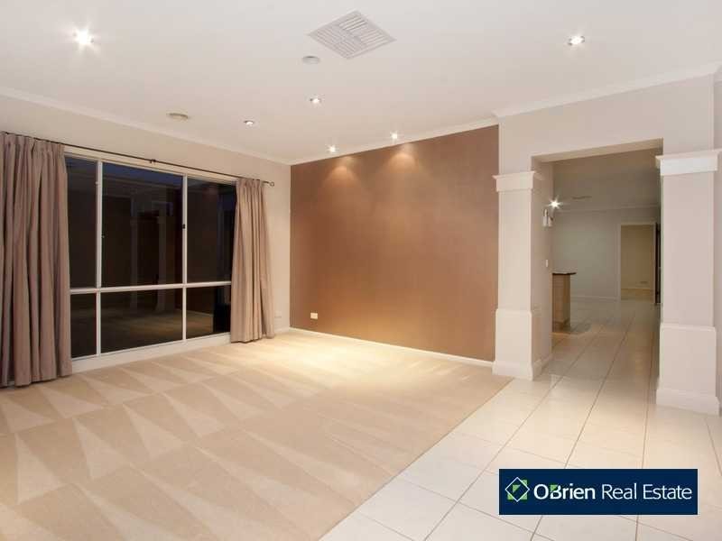 77 Viewgrand Drive, Berwick VIC 3806