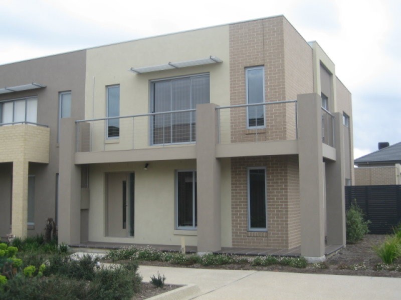 1 Egret Way, Pakenham VIC 3810