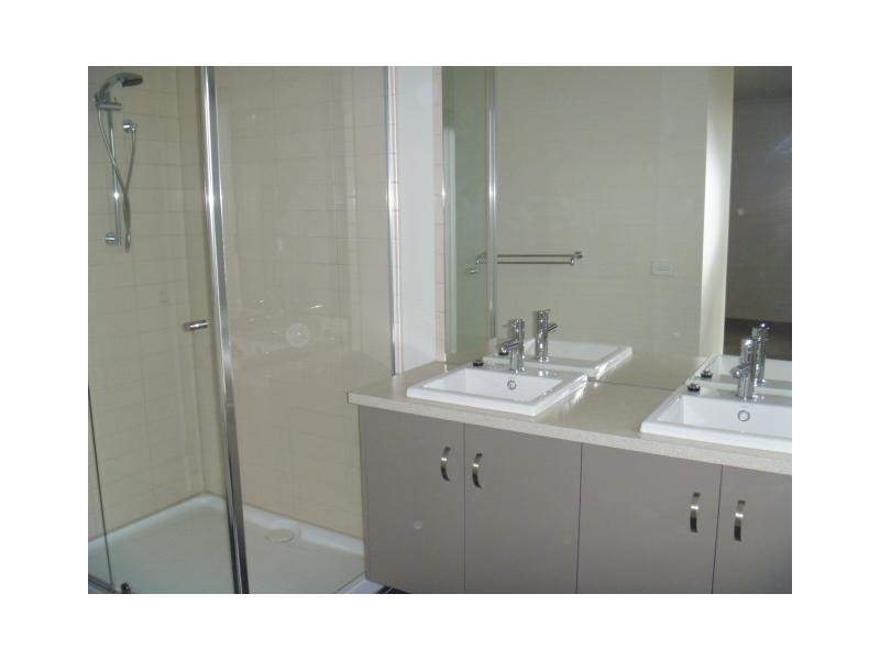 1 Egret Way, Pakenham VIC 3810