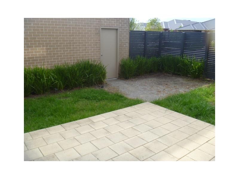 1 Egret Way, Pakenham VIC 3810