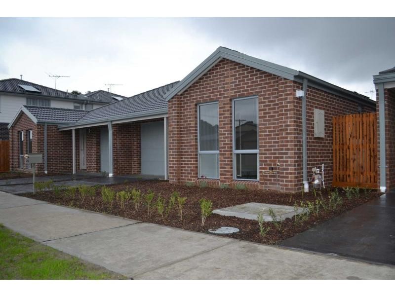 Unit 4/182 Princess Highway, Pakenham VIC 3810