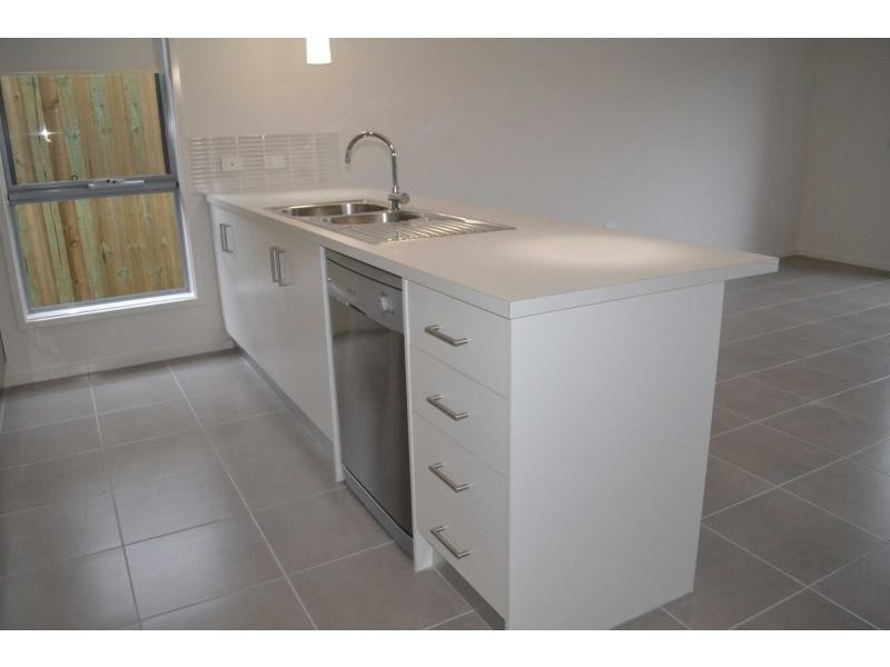 Unit 4/182 Princess Highway, Pakenham VIC 3810