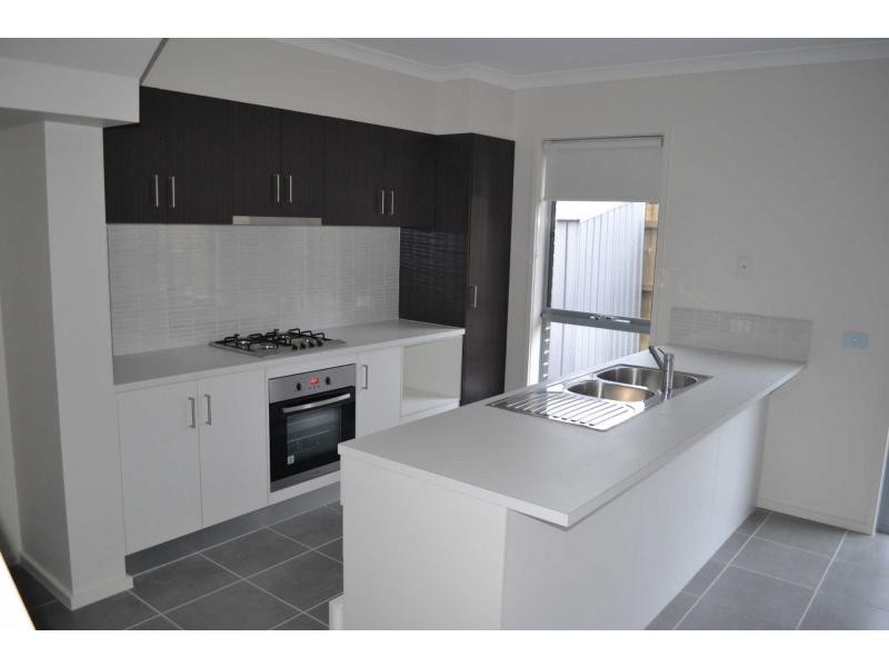 Unit 4/182 Princess Highway, Pakenham VIC 3810