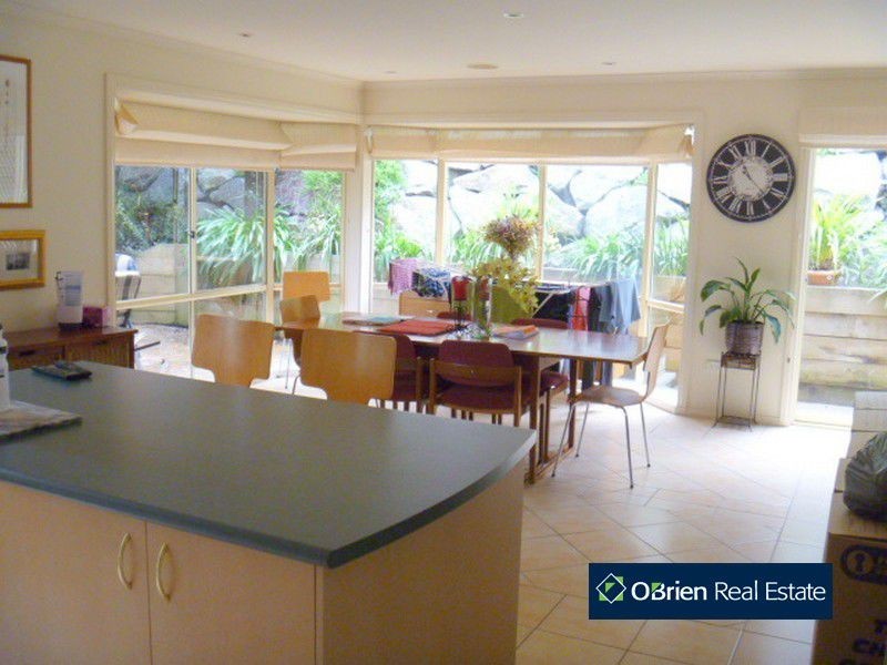 35 Fieldstone Boulevard, Beaconsfield VIC 3807