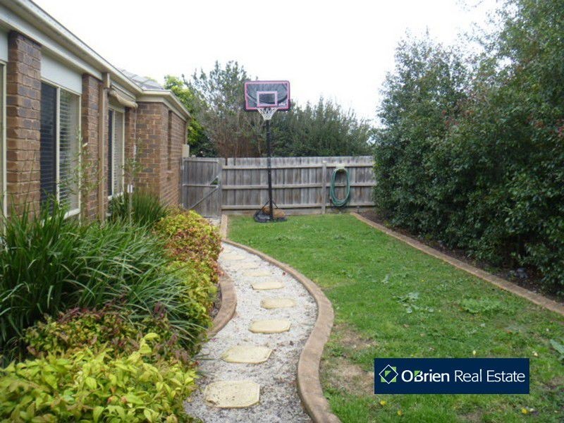 35 Fieldstone Boulevard, Beaconsfield VIC 3807