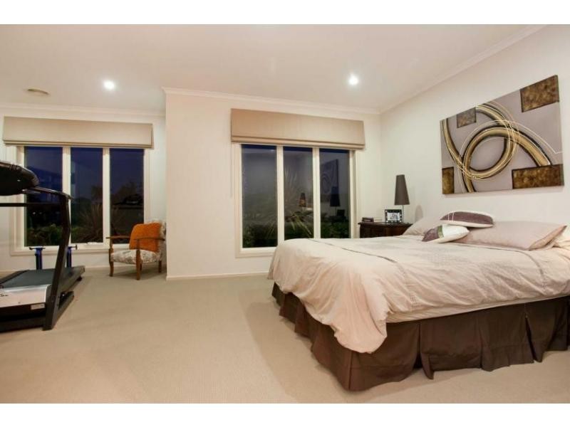 123 Bemersyde Drive, Berwick VIC 3806