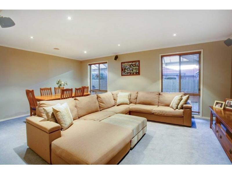 11 Canterbury Close, Narre Warren VIC 3805