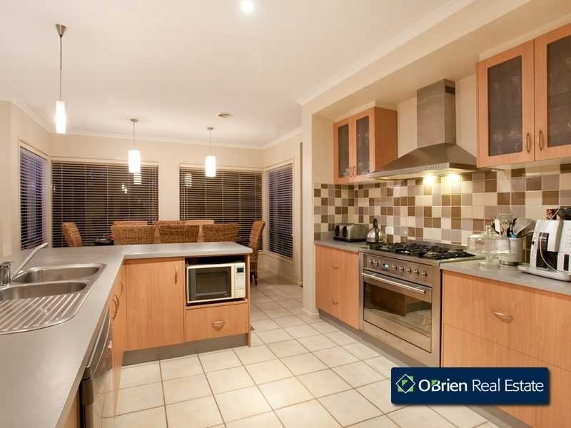 41 Domain Drive, Berwick VIC 3806