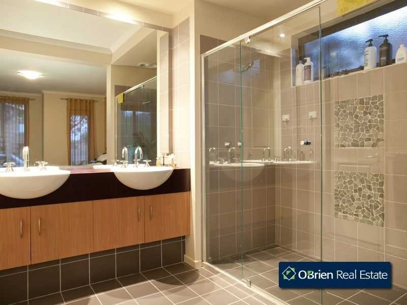 41 Domain Drive, Berwick VIC 3806