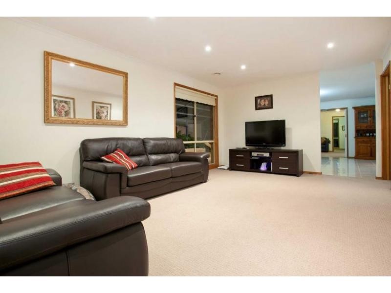 6 Churchmead Court, Narre Warren South VIC 3805