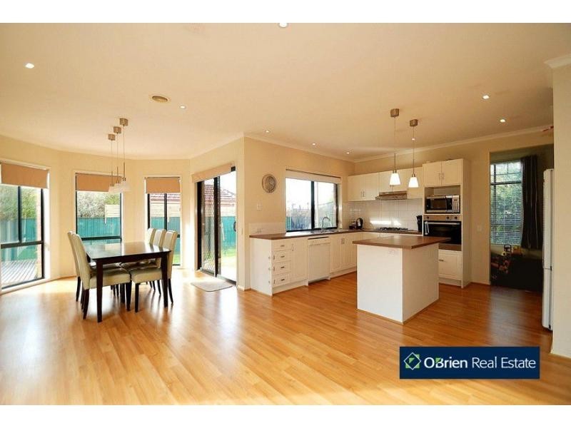 21 Harrington Drive, Narre Warren South VIC 3805