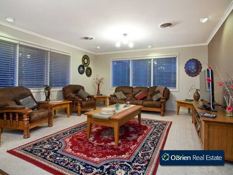 5 Kramer Drive, Berwick VIC 3806