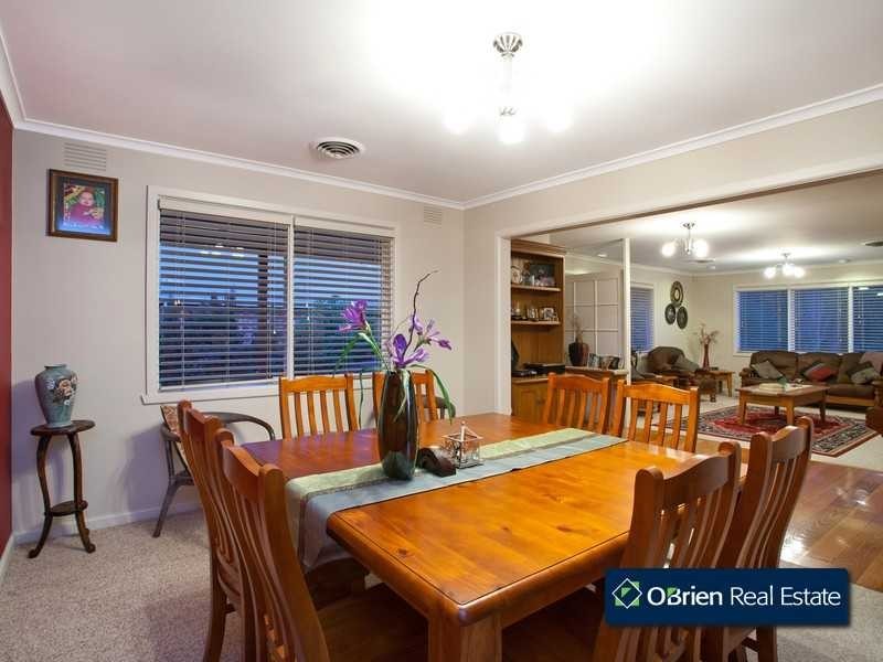 5 Kramer Drive, Berwick VIC 3806