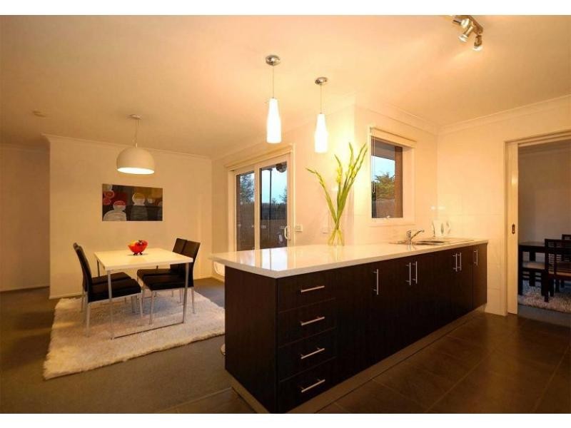 17 Cameron Way, Pakenham VIC 3810