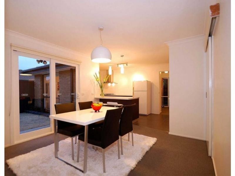 17 Cameron Way, Pakenham VIC 3810