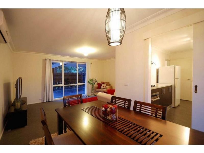 17 Cameron Way, Pakenham VIC 3810