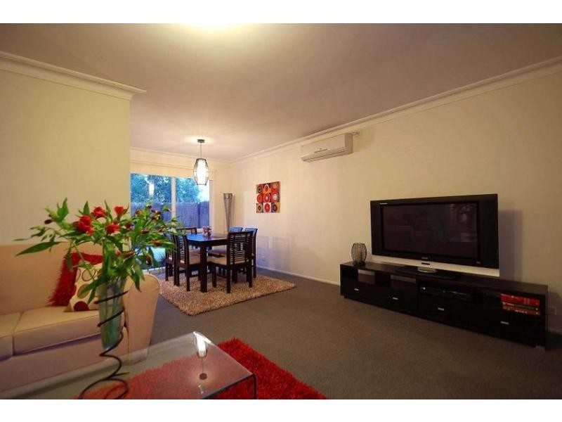 17 Cameron Way, Pakenham VIC 3810