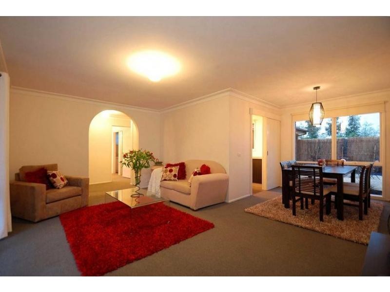 17 Cameron Way, Pakenham VIC 3810