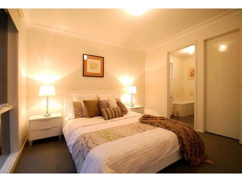 17 Cameron Way, Pakenham VIC 3810