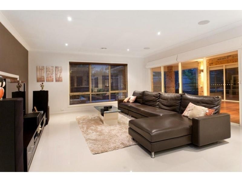 2 Grand Manor Drive, Berwick VIC 3806