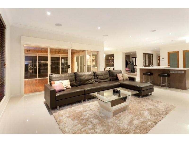 2 Grand Manor Drive, Berwick VIC 3806