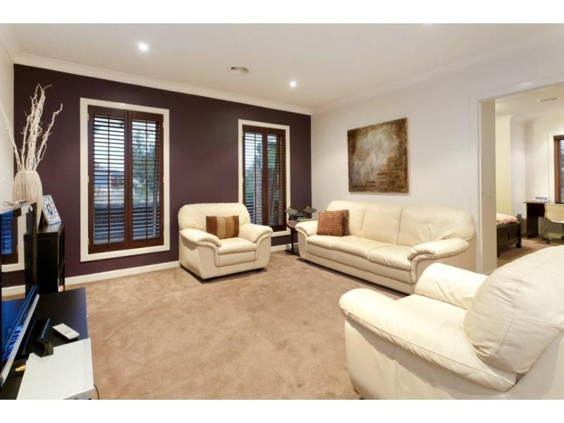 2 Grand Manor Drive, Berwick VIC 3806