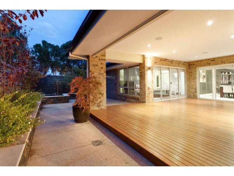 2 Grand Manor Drive, Berwick VIC 3806