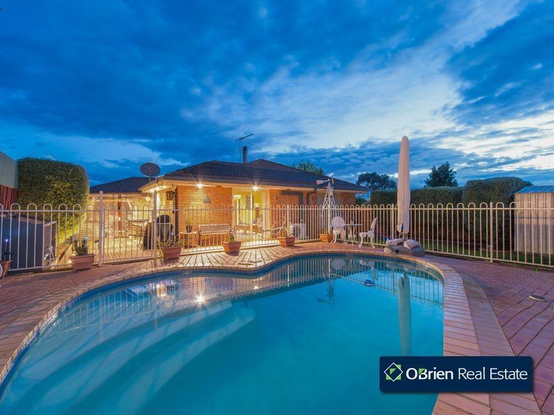 1 Kirrilee Court, Berwick VIC 3806