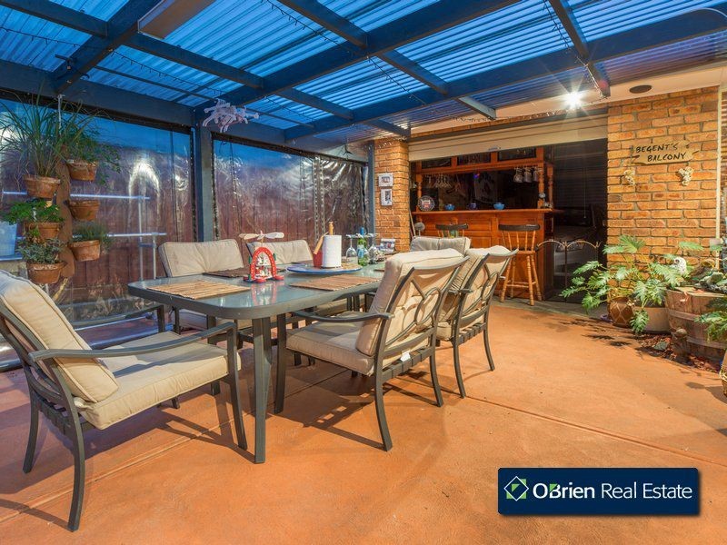 1 Kirrilee Court, Berwick VIC 3806