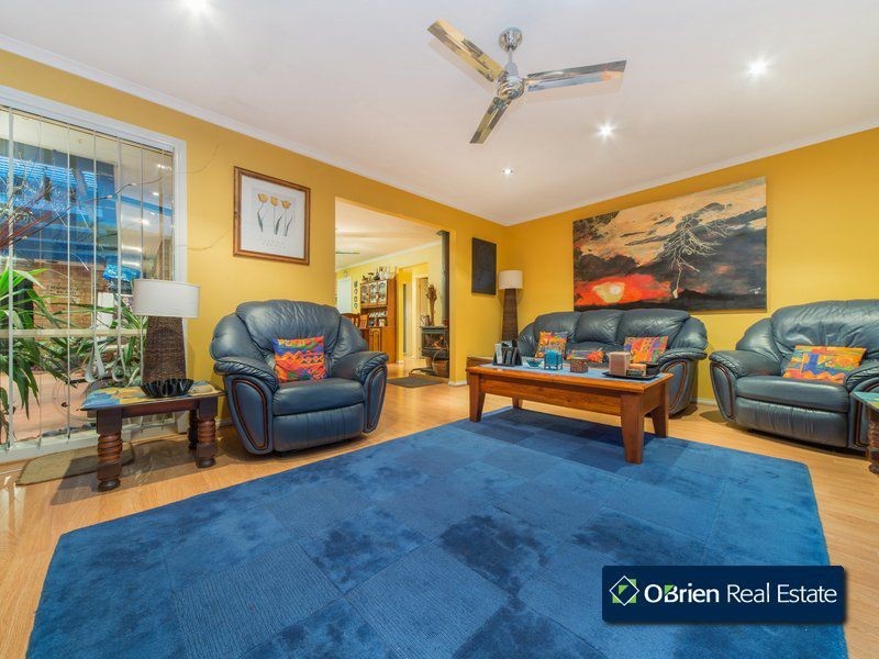 1 Kirrilee Court, Berwick VIC 3806