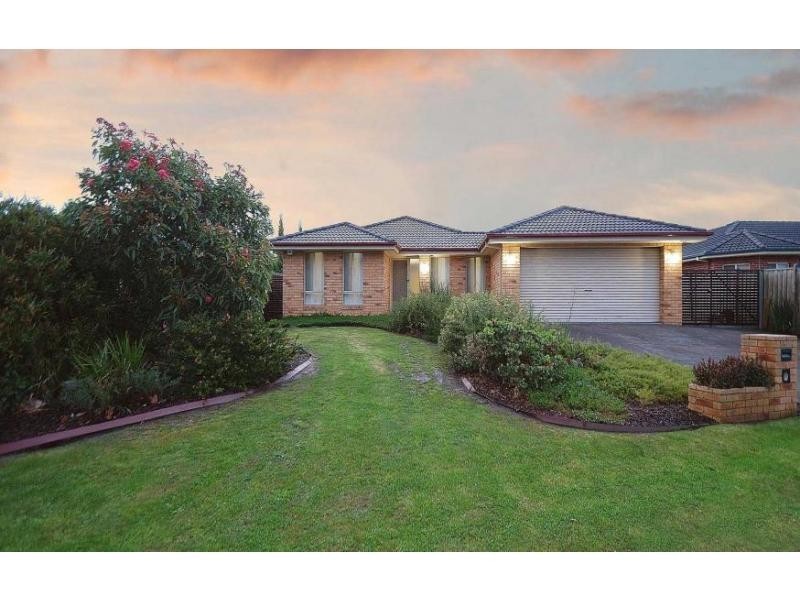 43 Marsh Grove, Berwick VIC 3806