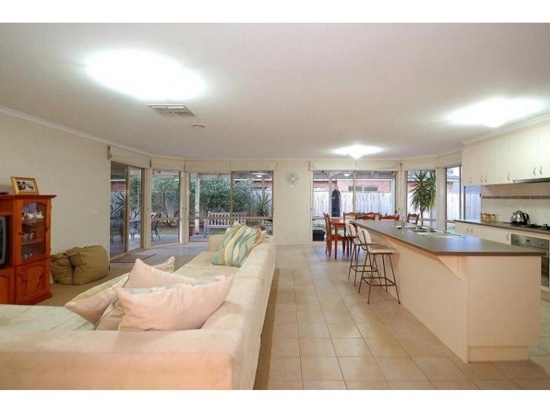 43 Marsh Grove, Berwick VIC 3806