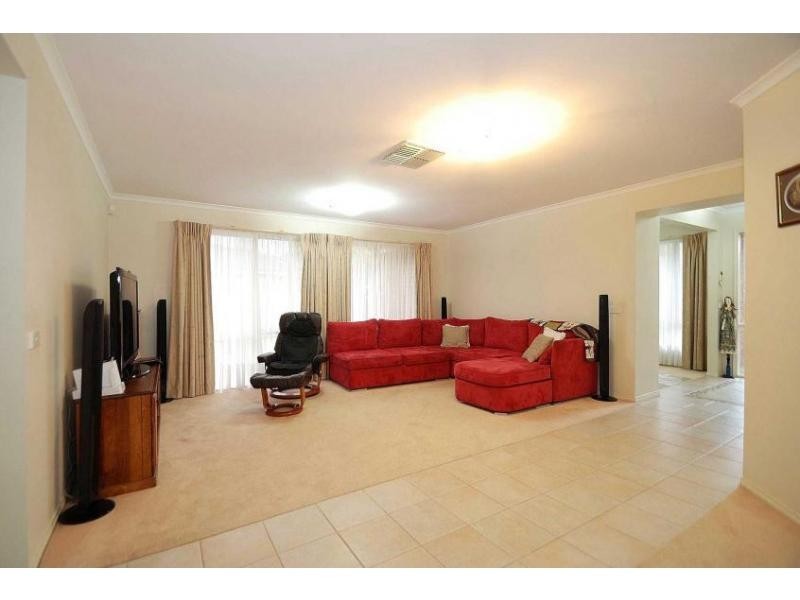 43 Marsh Grove, Berwick VIC 3806