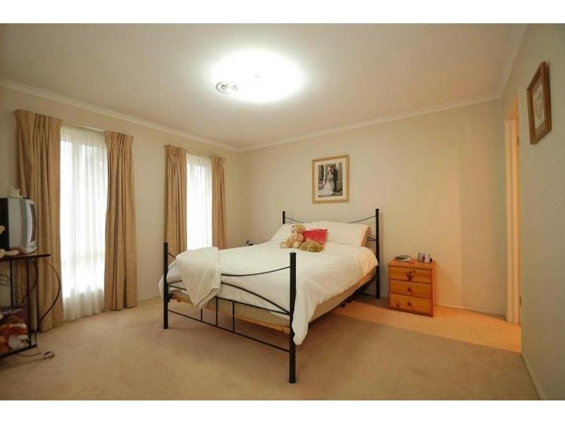 43 Marsh Grove, Berwick VIC 3806