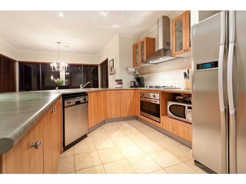 29 Tuileries Rise, Narre Warren South VIC 3805